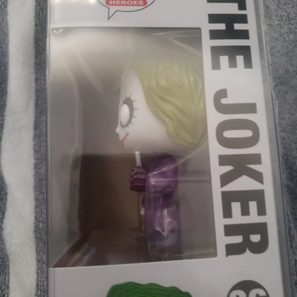 The Dark Knight Trilogy: Joker #36 Funko Pop - Picture 2 of 2